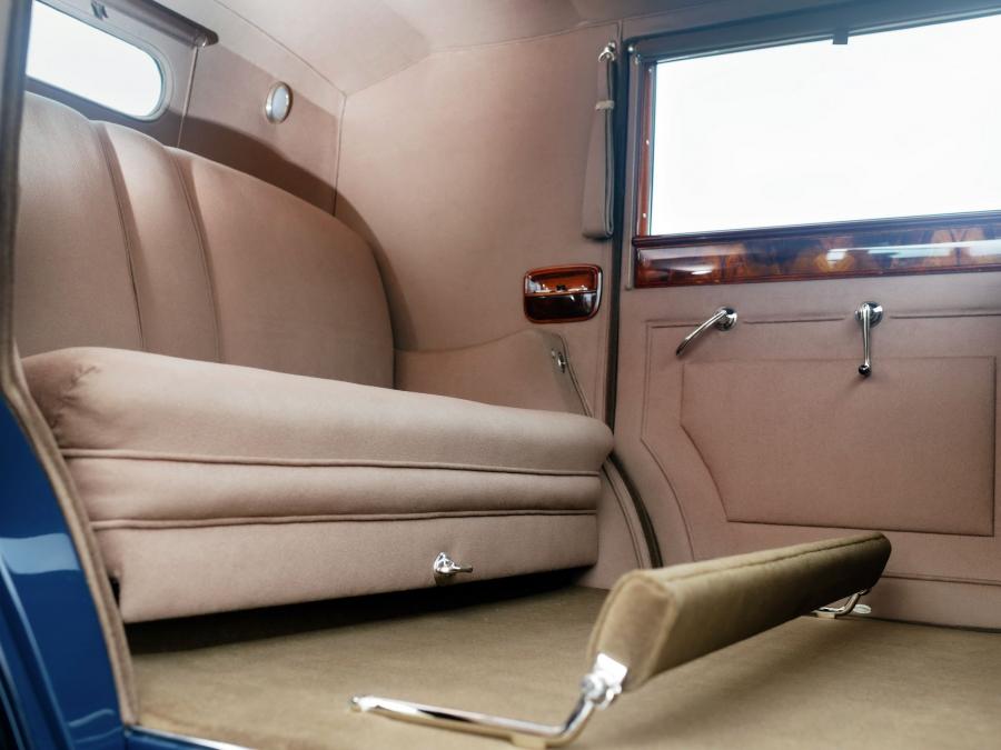  Lincoln Model K Non-Collapsible Cabriolet by Brunn 1935 года  (фото 9 из 10)